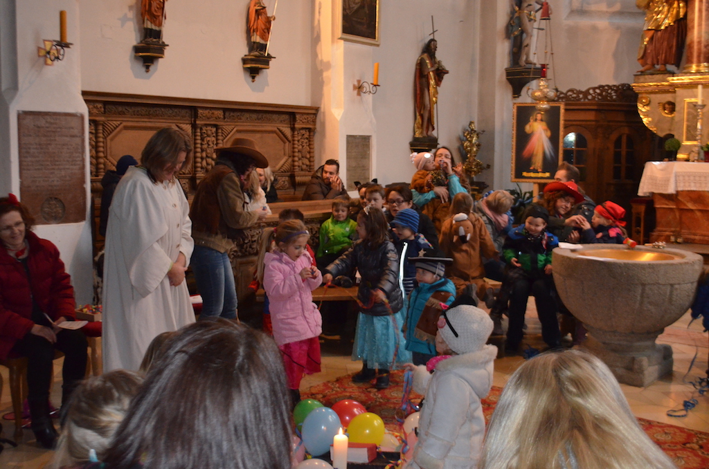 Kirche für Kinder: Wir lachen und singen mit Jesus