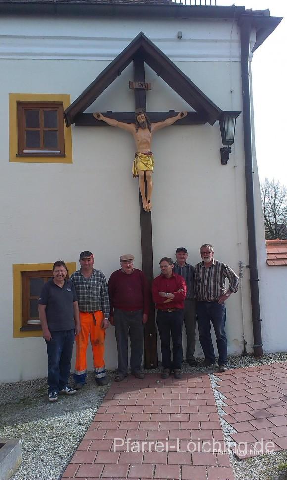 Restaurierung des Friedhofskreuzes vom Kath. Begräbnisverein Loiching