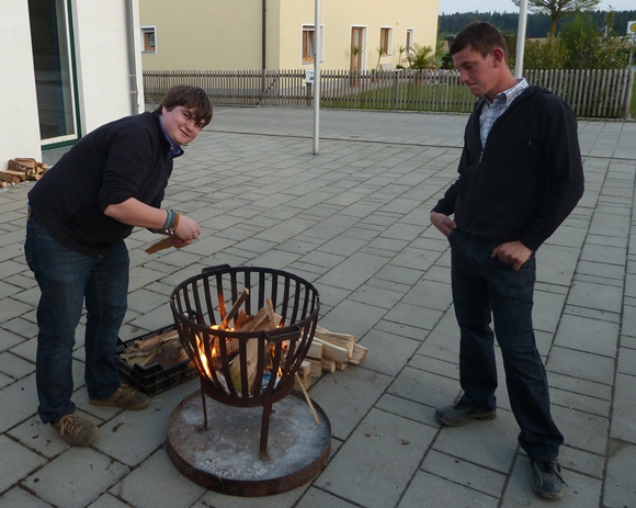 KLJB entzündet Osterfeuer